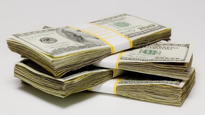 How to Get a Raise By Using Social Media In Your Professional Career